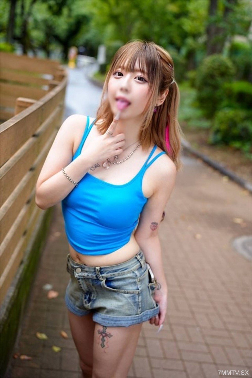 FC2-PPV-4658493 Bizarre gal meat shop new chan mad other women [true 1000 people]